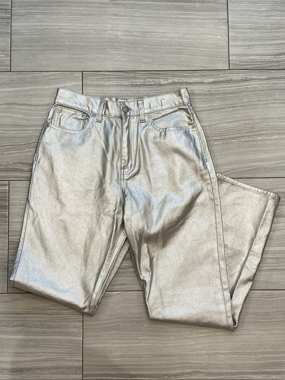 Madewell The '90s Straight Jean in Silver Foil